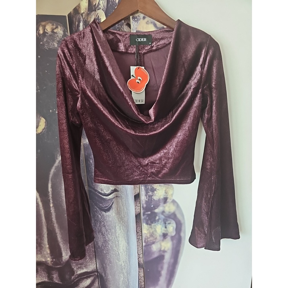 CIDER Women's Purple Velvet Cropped Length Bell Flare Long Sleeve Top Size S NEW